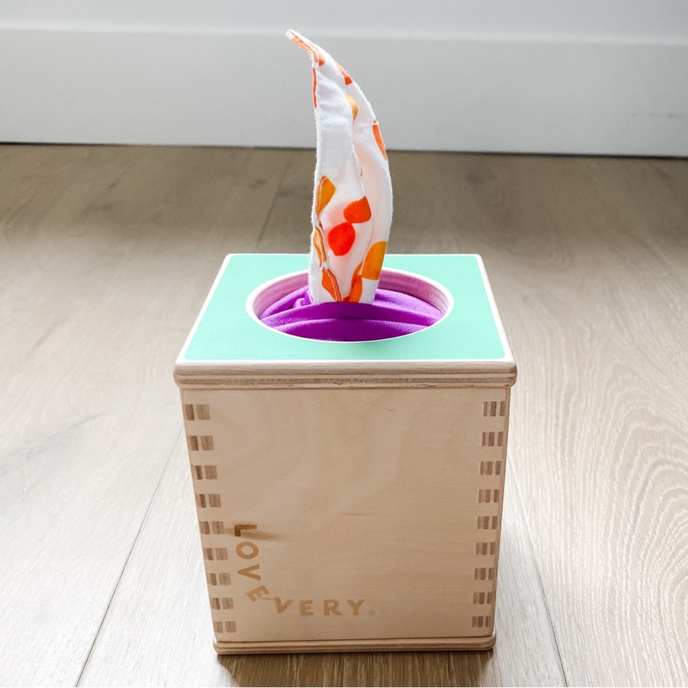Lovevery | Magic Tissue Box from the Senser Play Kit (5-6 Mths)